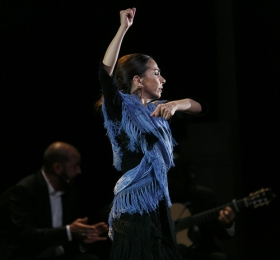 Jueves Flamencos de la Fundación Cajasol: Isabel Bayón (20) • <a style="font-size:0.8em;" href="http://www.flickr.com/photos/129072575@N05/34611951155/" target="_blank">View on Flickr</a>