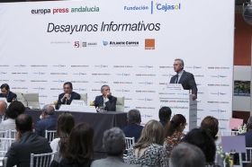 Desayunos Informativos de Europa Press con Robert F. Kennedy Jr. desde la Fundación Cajasol (30) • <a style="font-size:0.8em;" href="http://www.flickr.com/photos/129072575@N05/34750424885/" target="_blank">View on Flickr</a>