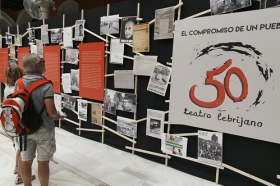Exposición 'El compromiso de un pueblo. 50 años de Teatro Lebrijano' en la Fundación Cajasol • <a style="font-size:0.8em;" href="http://www.flickr.com/photos/129072575@N05/34748762791/" target="_blank">View on Flickr</a>