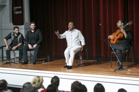 Jueves Flamencos de la Fundación Cajasol: Manuel Moreno 'El Pele' (19) • <a style="font-size:0.8em;" href="http://www.flickr.com/photos/129072575@N05/35153181176/" target="_blank">View on Flickr</a>
