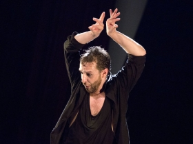 Jueves Flamencos: Manuel Liñán (4) • <a style="font-size:0.8em;" href="http://www.flickr.com/photos/129072575@N05/35046392815/" target="_blank">View on Flickr</a>