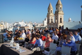 Doctorado Honoris Cádiz 2017 en la Fundación Cajasol (20) • <a style="font-size:0.8em;" href="http://www.flickr.com/photos/129072575@N05/36364488155/" target="_blank">View on Flickr</a>