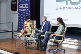 Antonio Pulido, presidente de la Fundación Cajasol, inauguró esta nueva cita organizada por la Cadena SER Andalucía con el secretario general de Podemos y la coordinadora andaluza • <a style="font-size:0.8em;" href="http://www.flickr.com/photos/129072575@N05/37806868451/" target="_blank">View on Flickr</a>