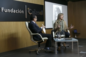 Aula de Cultura ABC en Fundación Cajasol: Cristina Morató (9) • <a style="font-size:0.8em;" href="http://www.flickr.com/photos/129072575@N05/24093099288/" target="_blank">View on Flickr</a>