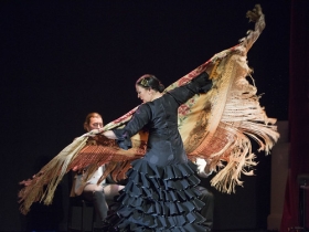 Jueves Flamencos: Asunción Pérez ‘Choni’ & David Pérez en 'De2' (7) • <a style="font-size:0.8em;" href="http://www.flickr.com/photos/129072575@N05/25200901198/" target="_blank">View on Flickr</a>