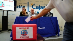 Votación y elección de los Reyes Magos de Cádiz 2018 en la Fundación Cajasol (5) • <a style="font-size:0.8em;" href="http://www.flickr.com/photos/129072575@N05/24411732988/" target="_blank">View on Flickr</a>