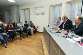 Entrega de premios del V Concurso de relatos literarios 'Alberto Fernández Ballesteros' en la Fundación Cajasol (6) • <a style="font-size:0.8em;" href="http://www.flickr.com/photos/129072575@N05/38412493161/" target="_blank">View on Flickr</a>