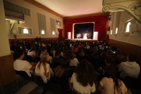 Teatro Social de la Compañía Blanca Marsillach en el Teatro Avanti de Córdoba • <a style="font-size:0.8em;" href="http://www.flickr.com/photos/129072575@N05/38228052516/" target="_blank">View on Flickr</a>