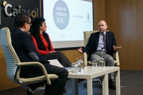 Aula de Cultura ABC de Sevilla: Eva Pérez y Benito Navarrete (5) • <a style="font-size:0.8em;" href="http://www.flickr.com/photos/129072575@N05/25132400848/" target="_blank">View on Flickr</a>