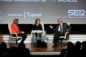 Los Encuentros de la SER ’40 años del 4-D’: Susana Díaz y Rafael Escuredo (5) • <a style="font-size:0.8em;" href="http://www.flickr.com/photos/129072575@N05/24954359278/" target="_blank">View on Flickr</a>