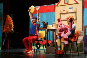 Teatro infantil: 'La Brujita Tapita' (12) • <a style="font-size:0.8em;" href="http://www.flickr.com/photos/129072575@N05/24890088478/" target="_blank">View on Flickr</a>