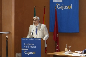 Apertura del curso 2017/18 en el Instituto de Estudios Cajasol (11) • <a style="font-size:0.8em;" href="http://www.flickr.com/photos/129072575@N05/38227120106/" target="_blank">View on Flickr</a>