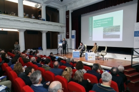 Foro Agrícola: Agricultura y Cambio Climático en la Fundación Cajasol (20) • <a style="font-size:0.8em;" href="http://www.flickr.com/photos/129072575@N05/39759356652/" target="_blank">View on Flickr</a>