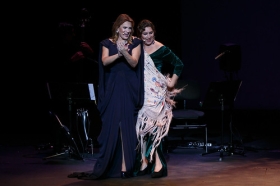 Concierto de Ainhoa Arteta y Estrella Morente en Sevilla (41) • <a style="font-size:0.8em;" href="http://www.flickr.com/photos/129072575@N05/27439091819/" target="_blank">View on Flickr</a>