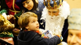 Entrega de regalos 'Un juguete, una ilusión' 2018 en Cádiz (3) • <a style="font-size:0.8em;" href="http://www.flickr.com/photos/129072575@N05/38619838125/" target="_blank">View on Flickr</a>