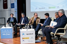 Foro Agrícola: Agricultura y Cambio Climático en la Fundación Cajasol (18) • <a style="font-size:0.8em;" href="http://www.flickr.com/photos/129072575@N05/25918744138/" target="_blank">View on Flickr</a>