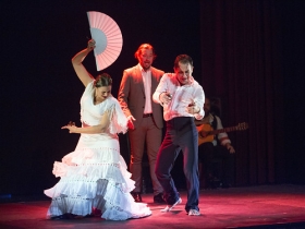 Jueves Flamencos: Asunción Pérez ‘Choni’ & David Pérez en 'De2' (9) • <a style="font-size:0.8em;" href="http://www.flickr.com/photos/129072575@N05/25200901418/" target="_blank">View on Flickr</a>