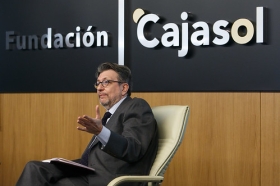 Ignacio Camacho presenta 'Cataluña, la herida de España', en la Fundación Cajasol (8) • <a style="font-size:0.8em;" href="http://www.flickr.com/photos/129072575@N05/38357023544/" target="_blank">View on Flickr</a>