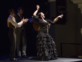 Jueves Flamencos: Asunción Pérez ‘Choni’ & David Pérez en 'De2' (3) • <a style="font-size:0.8em;" href="http://www.flickr.com/photos/129072575@N05/38185810555/" target="_blank">View on Flickr</a>