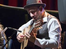 Jueves Flamenco de la Fundación Cajasol en Sevilla: Rycardo Moreno (10) • <a style="font-size:0.8em;" href="http://www.flickr.com/photos/129072575@N05/39811105315/" target="_blank">View on Flickr</a>