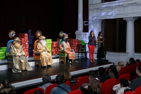 Entrega de juguetes de Reyes Magos 2019 en Sevilla (18) • <a style="font-size:0.8em;" href="http://www.flickr.com/photos/129072575@N05/45886681574/" target="_blank">View on Flickr</a>