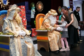 Entrega de juguetes de Reyes Magos 2019 en Sevilla • <a style="font-size:0.8em;" href="http://www.flickr.com/photos/129072575@N05/39645862153/" target="_blank">View on Flickr</a>