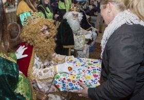 Entrega de juguetes de Reyes Magos 2019 en Huelva (2) • <a style="font-size:0.8em;" href="http://www.flickr.com/photos/129072575@N05/32737004078/" target="_blank">View on Flickr</a>