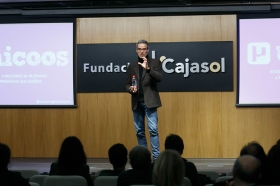 Ciclo Fundación Cajasol en Redes: David Calle (7) • <a style="font-size:0.8em;" href="http://www.flickr.com/photos/129072575@N05/44588136220/" target="_blank">View on Flickr</a>