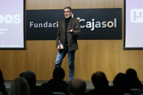 Ciclo Fundación Cajasol en Redes: David Calle (2) • <a style="font-size:0.8em;" href="http://www.flickr.com/photos/129072575@N05/46354296142/" target="_blank">View on Flickr</a>