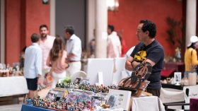 Mercadillo Solidario de la Fundación Pequeño Deseo en Sevilla (4) • <a style="font-size:0.8em;" href="http://www.flickr.com/photos/129072575@N05/48137040728/" target="_blank">View on Flickr</a>