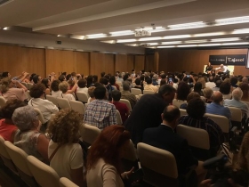 Presentación del libro 'La cara norte del corazón', de Dolores Redondo, en Sevilla (2) • <a style="font-size:0.8em;" href="http://www.flickr.com/photos/129072575@N05/48879594082/" target="_blank">View on Flickr</a>