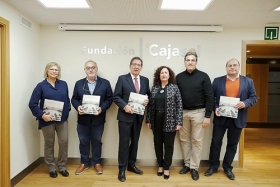 Presentación del libro ‘El Ayuntamiento y la Plaza Nueva de Sevilla’ en la Fundación Cajasol • <a style="font-size:0.8em;" href="http://www.flickr.com/photos/129072575@N05/49053142568/" target="_blank">View on Flickr</a>