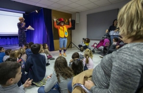 Presentación del cuento infantil ‘Do, re, mi, las cejas de Pepín’ en Huelva (3) • <a style="font-size:0.8em;" href="http://www.flickr.com/photos/129072575@N05/49084033577/" target="_blank">View on Flickr</a>