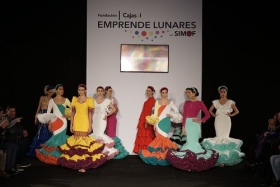 IV Desfiles Emprende Lunares: Cariola by Bordado Flamenco (6) • <a style="font-size:0.8em;" href="http://www.flickr.com/photos/129072575@N05/49423606111/" target="_blank">View on Flickr</a>