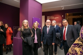 Inauguración oficial de la exposición 'Gran Poder. Mesa te Esculpió, Sevilla te hizo' (3) • <a style="font-size:0.8em;" href="http://www.flickr.com/photos/129072575@N05/49467631838/" target="_blank">View on Flickr</a>