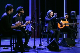 Jueves Flamencos de la Fundación Cajasol en Sevilla: Manuel de la Tomasa y Anabel Valencia (27) • <a style="font-size:0.8em;" href="http://www.flickr.com/photos/129072575@N05/46591766794/" target="_blank">View on Flickr</a>