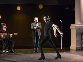 Los Jueves Flamencos de la Fundación Cajasol en Sevilla: Andrés Marín con 'Bacterias' (9) • <a style="font-size:0.8em;" href="http://www.flickr.com/photos/129072575@N05/33713706928/" target="_blank">View on Flickr</a>