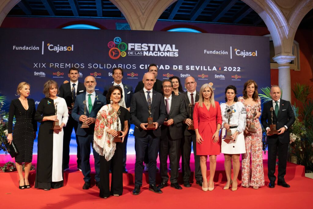 La Fundación Cajasol ha acogido la XIX edición de los Premios Solidarios Festival de las Naciones