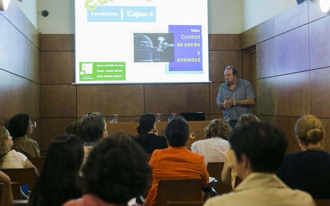 Los talleres para el control del estrés y la ansiedad se estrenan en la sede de la Fundación Cajasol en Cádiz