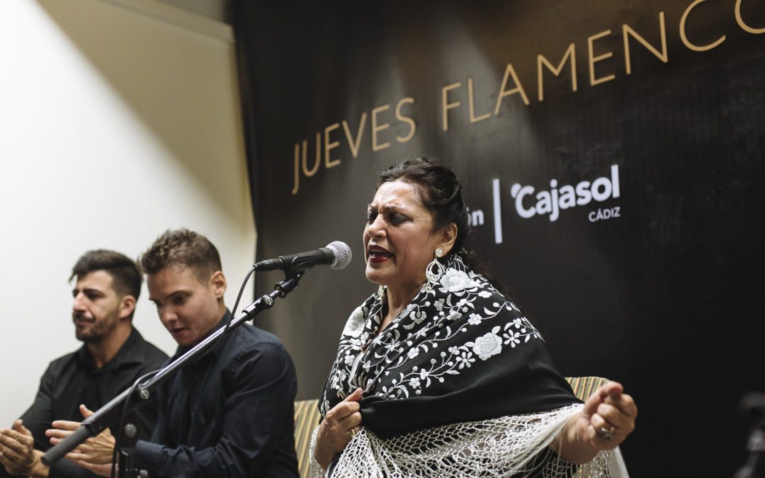 Carmen de la Jara inaugura los Jueves Flamencos de la Fundación Cajasol en Cádiz