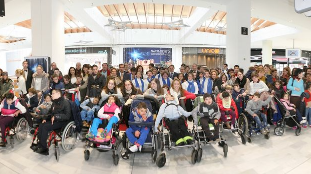 Visita el Belén Solidario realizado por jóvenes del CEE San Pelayo en el Centro Comercial Los Arcos hasta el 5 de enero