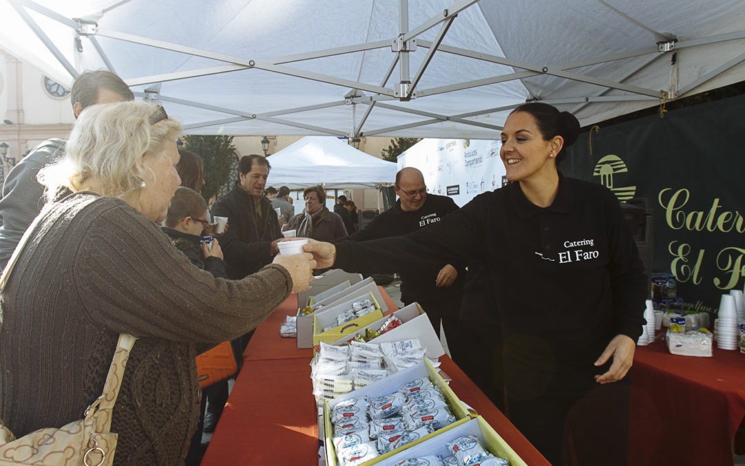 Desayuno solidario en la Plaza de San Antonio de Cádiz