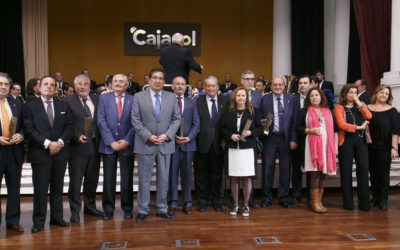 La Fundación Cajasol entrega los premios 'Gota a Gota de Pasión 2014' y presenta el Programa de Mano de la Semana Santa