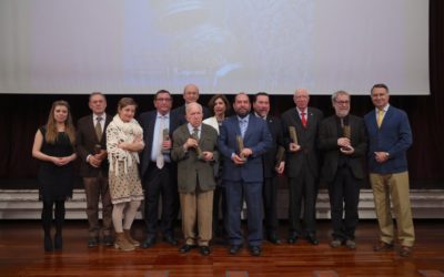 La Fundación Cajasol presenta el Programa de Mano de la Semana Santa y entrega de los premios 'Gota a Gota de Pasión 2015'