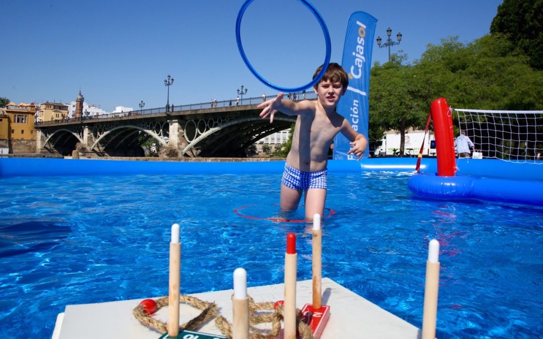 Intensa jornada repleta de diversión y deportes acuáticos en el Muelle de la Sal de la mano del Club Natación Sevilla