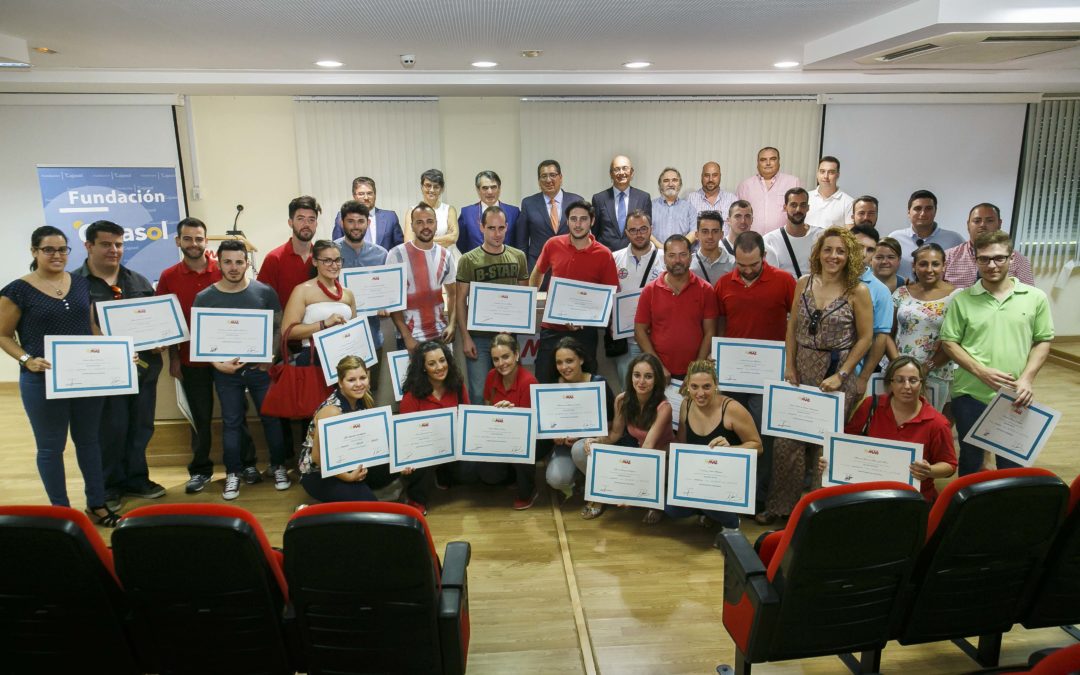 33 jóvenes desempleados participan con éxito en el Taller de Oficio 2015 de la Fundación MAS