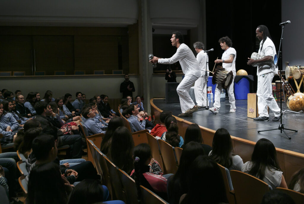 Más de 350 escolares aprenden 'El mundo de la percusión' en una nueva sesión de los Conciertos Didácticos de la Fundación Cajasol