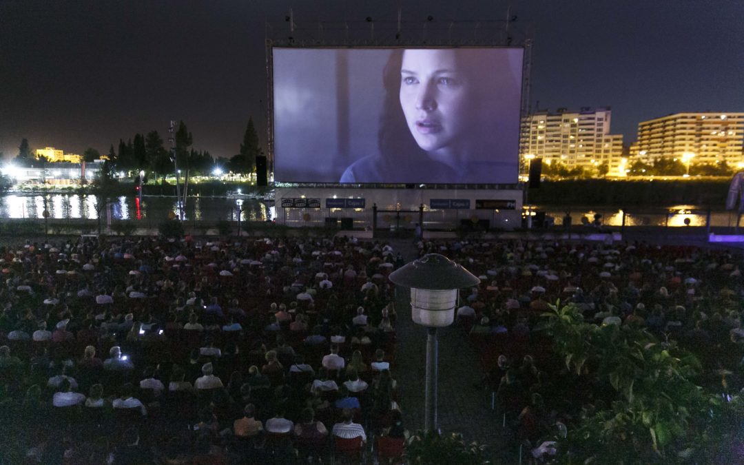 Cerca de 2.000 personas disfrutan de la ‘Noche de la Fundación Cajasol’ en Open Star Sevilla