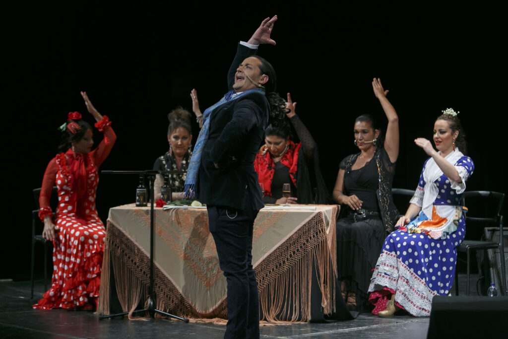 El flamenco más puro y tradicional se mezcla con la copla o el bolero en 'Por amor al arte', de Antonio Santiago