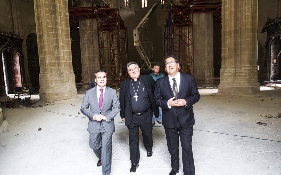 Fundación Cajasol y Obra Social ‘la Caixa’ renuevan su acuerdo con la Iglesia de Santiago del Real y del Refugio de Jerez